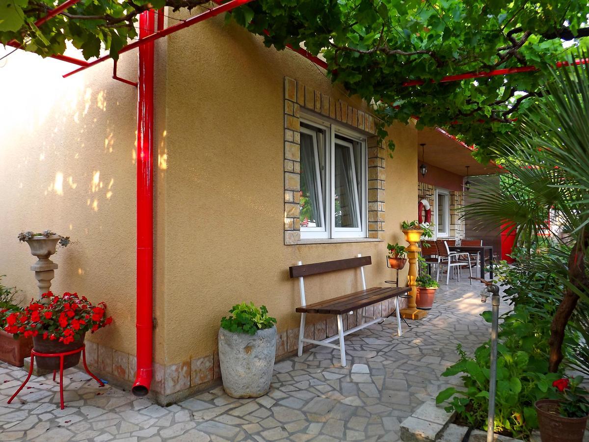 Apartments Maricic 200 Meters From The Beach Novi Vinodolski Esterno foto