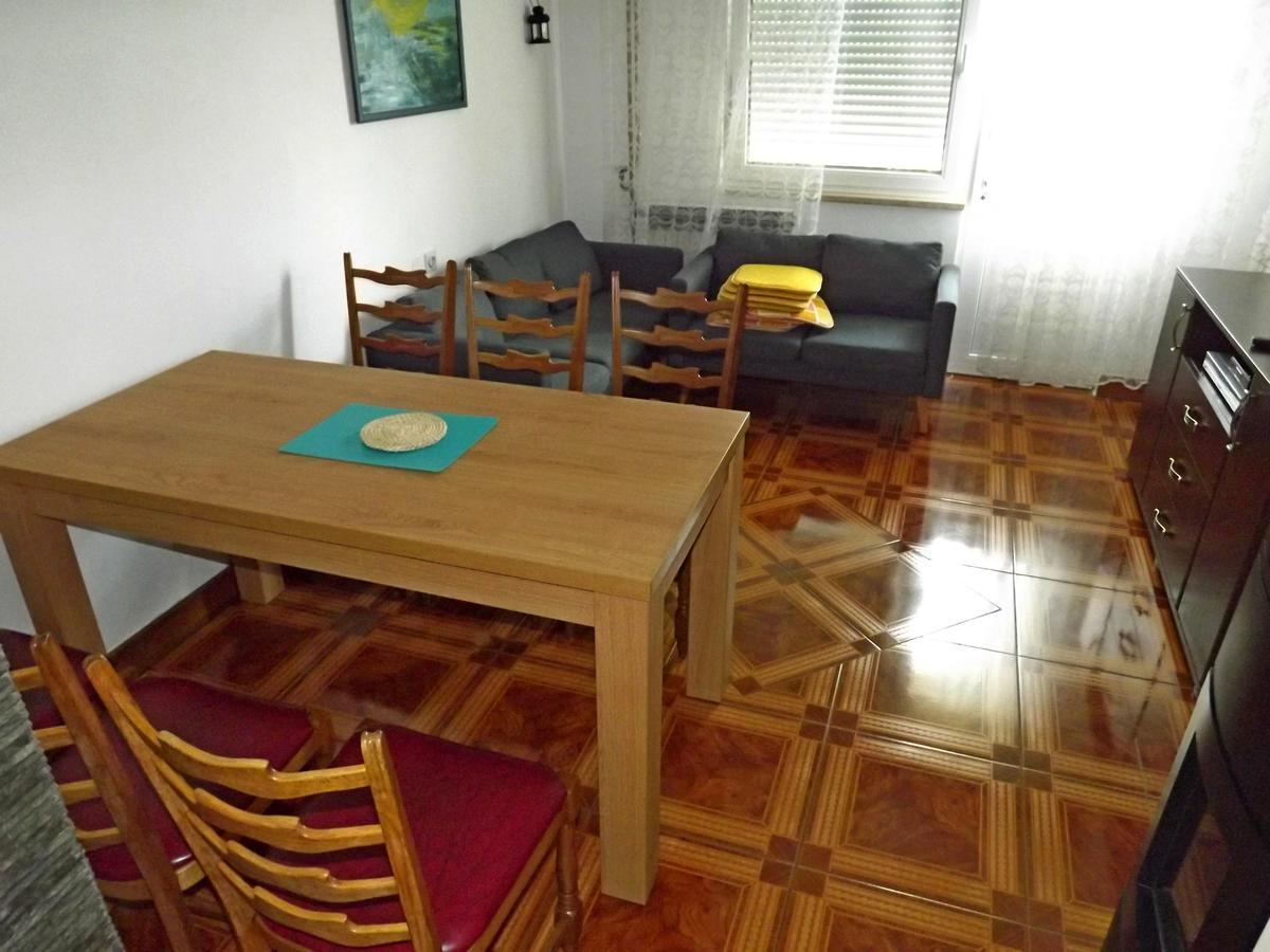 Apartments Maricic 200 Meters From The Beach Novi Vinodolski Esterno foto