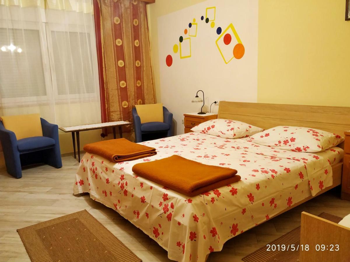 Apartments Maricic 200 Meters From The Beach Novi Vinodolski Esterno foto