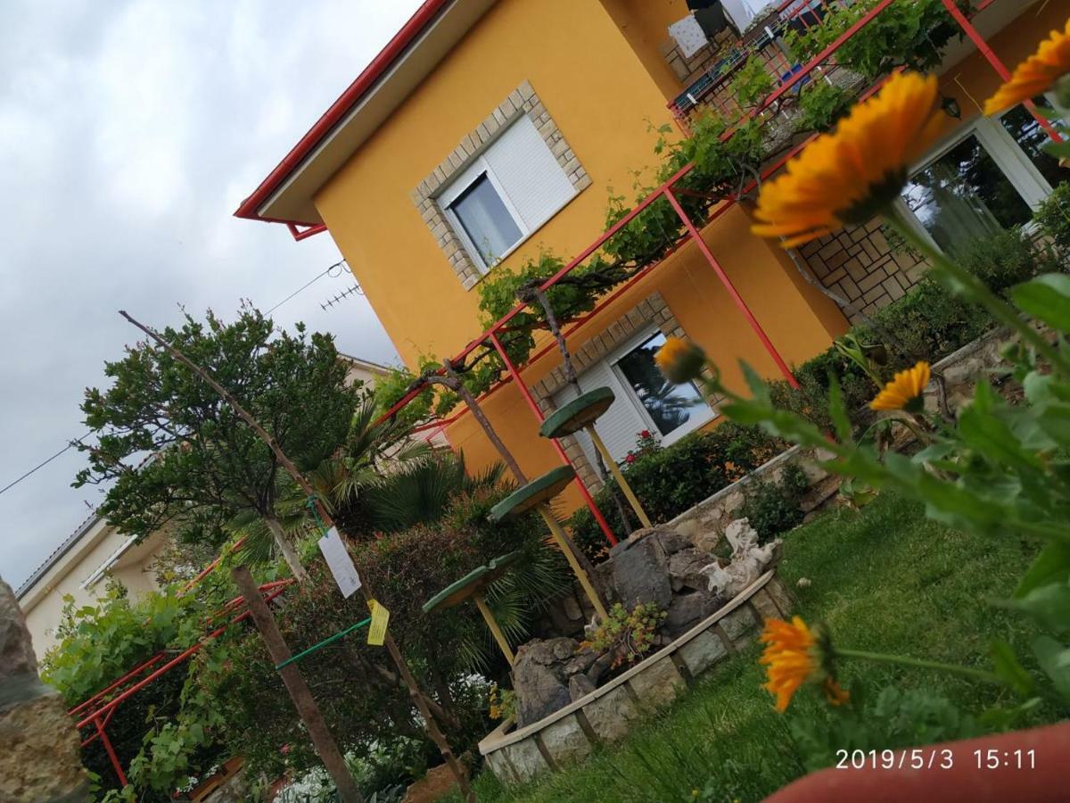 Apartments Maricic 200 Meters From The Beach Novi Vinodolski Esterno foto