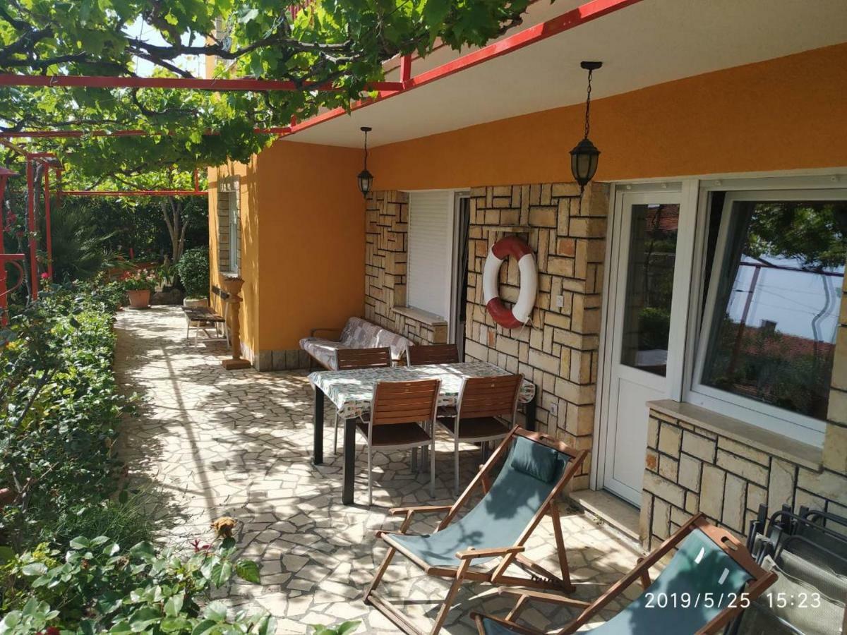 Apartments Maricic 200 Meters From The Beach Novi Vinodolski Esterno foto