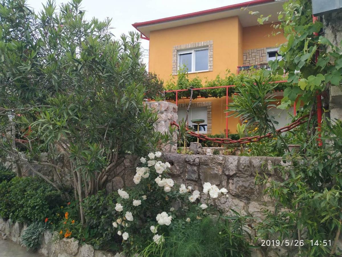 Apartments Maricic 200 Meters From The Beach Novi Vinodolski Esterno foto
