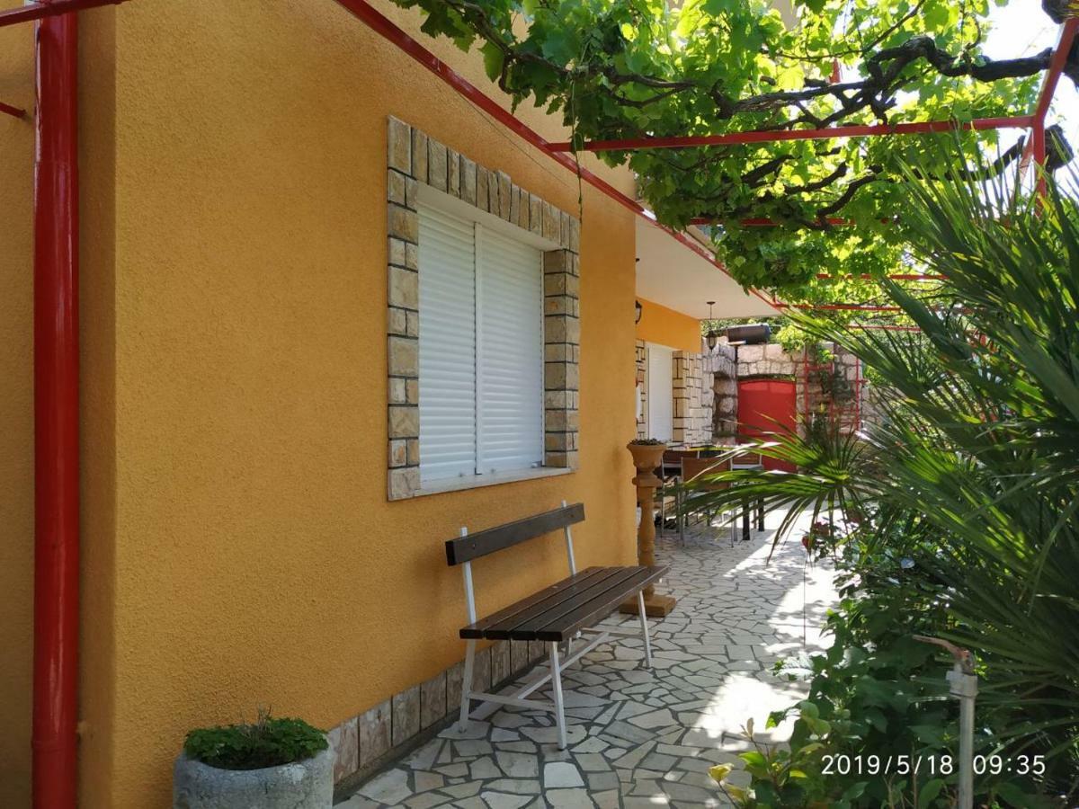 Apartments Maricic 200 Meters From The Beach Novi Vinodolski Esterno foto
