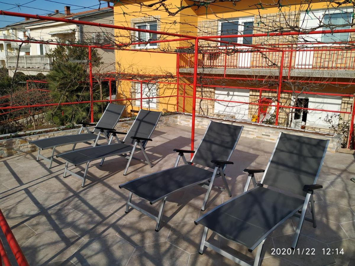 Apartments Maricic 200 Meters From The Beach Novi Vinodolski Esterno foto