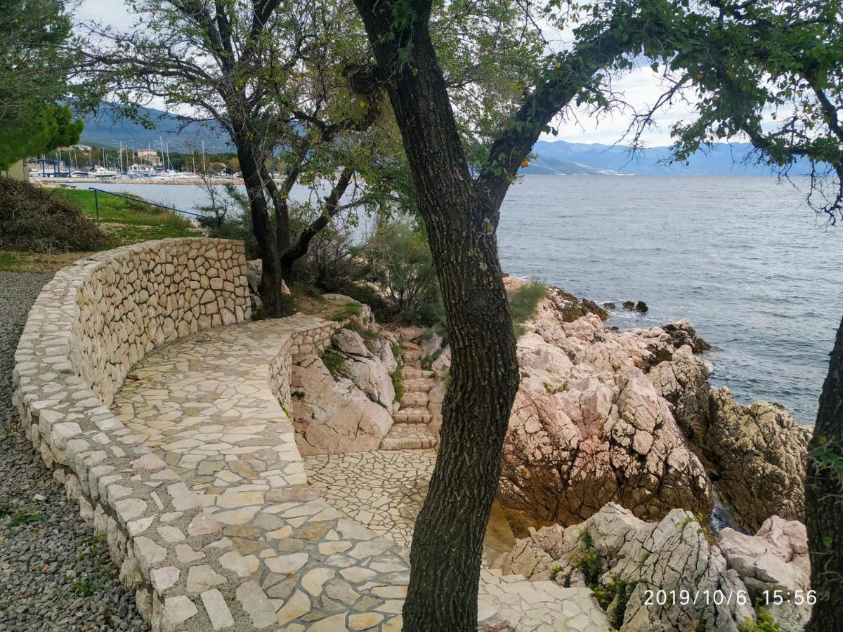 Apartments Maricic 200 Meters From The Beach Novi Vinodolski Esterno foto