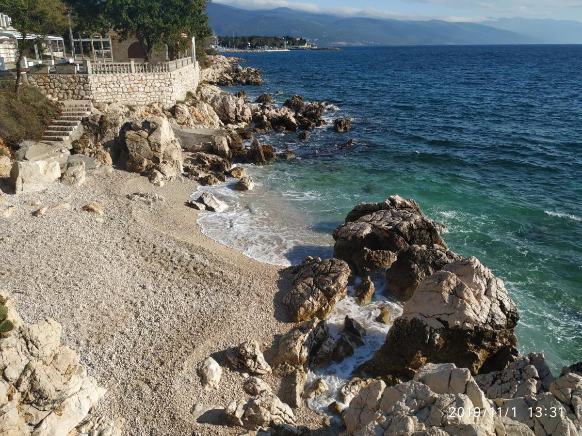 Apartments Maricic 200 Meters From The Beach Novi Vinodolski Esterno foto