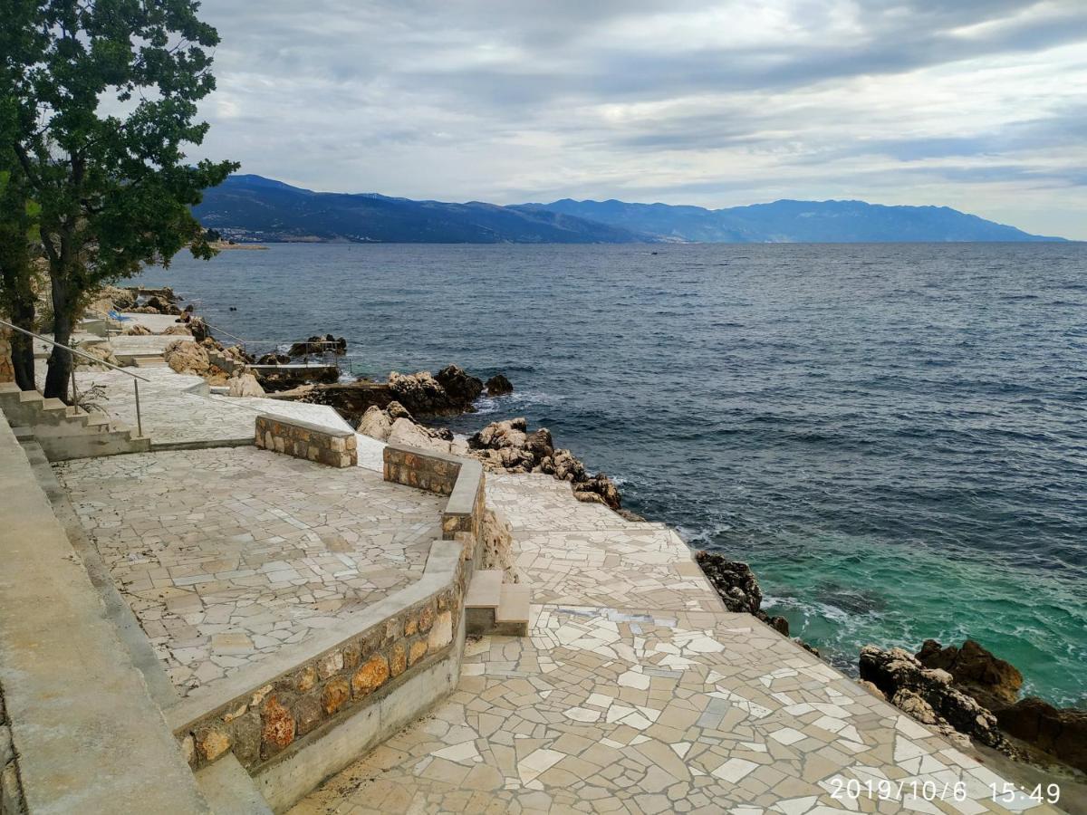 Apartments Maricic 200 Meters From The Beach Novi Vinodolski Esterno foto