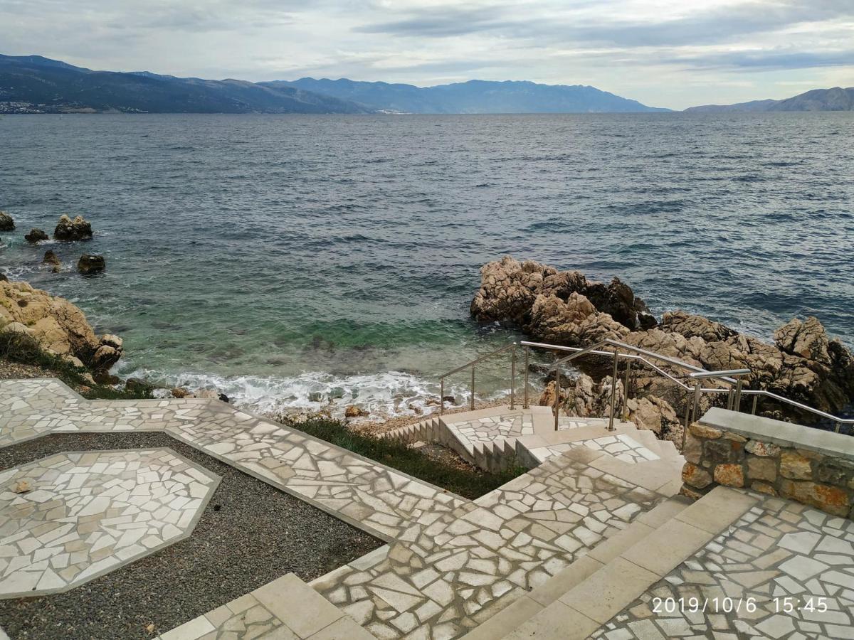 Apartments Maricic 200 Meters From The Beach Novi Vinodolski Esterno foto